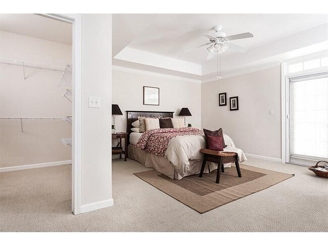 Building Photo - 3047 Lenox Rd NE