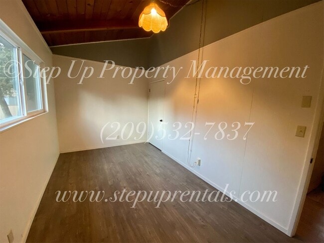 Building Photo - 22101 Crystal Falls Dr