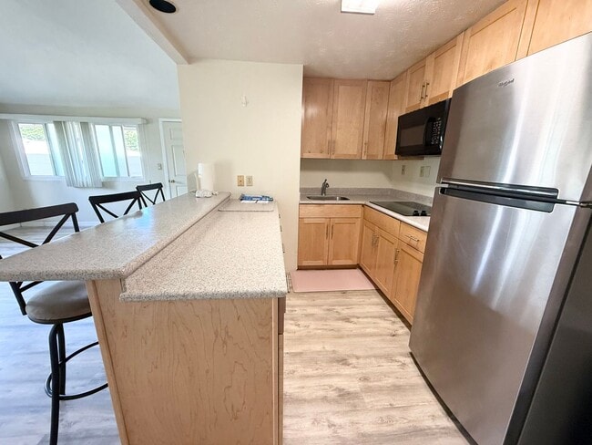 Building Photo - Duplex- Back House, Available Now in Salt ...