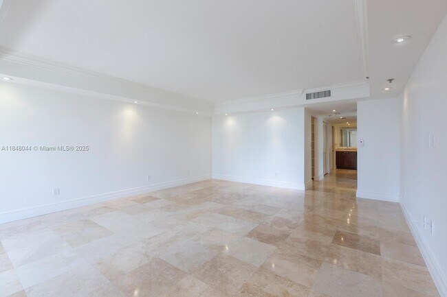 Building Photo - 251 Crandon Blvd