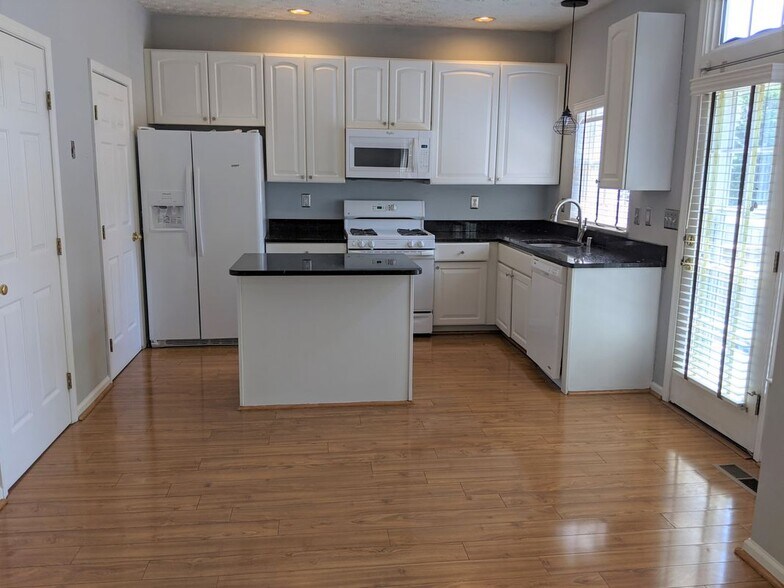Building Photo - 307 Timberbrook Ct