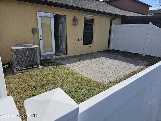 Building Photo - 4570 Radiant Way