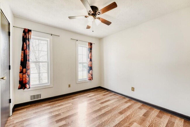 Building Photo - 3160 Kipling Dr