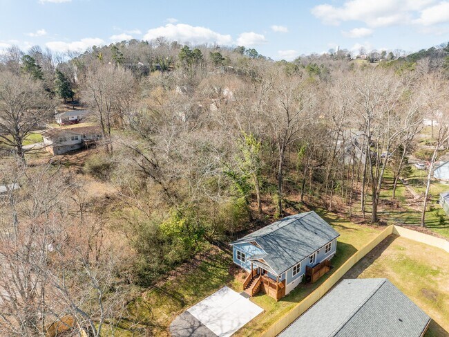 Building Photo - 719 Donaldson Rd