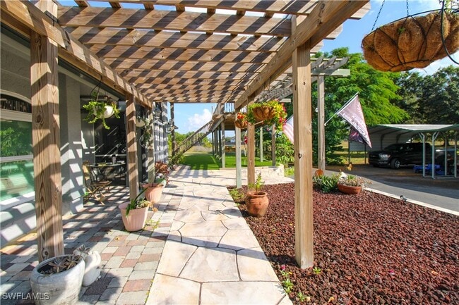 Building Photo - 3935 70th Ave NE