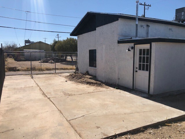 Building Photo - 1213 S 9th Ave