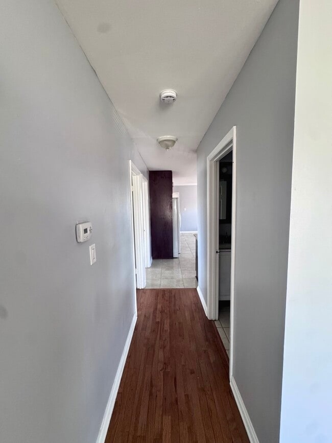 Building Photo - 43 W Ann St