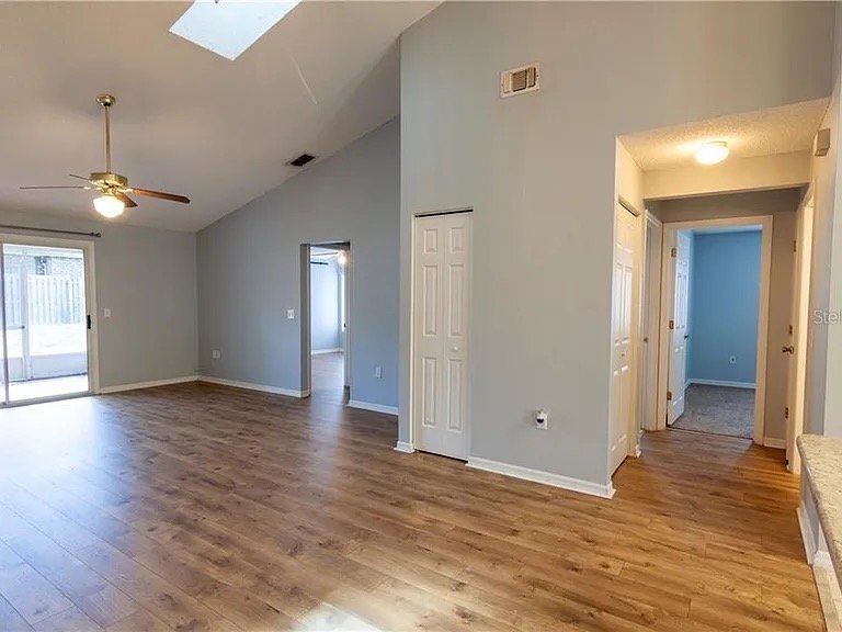 Building Photo - 505 Woodview Dr