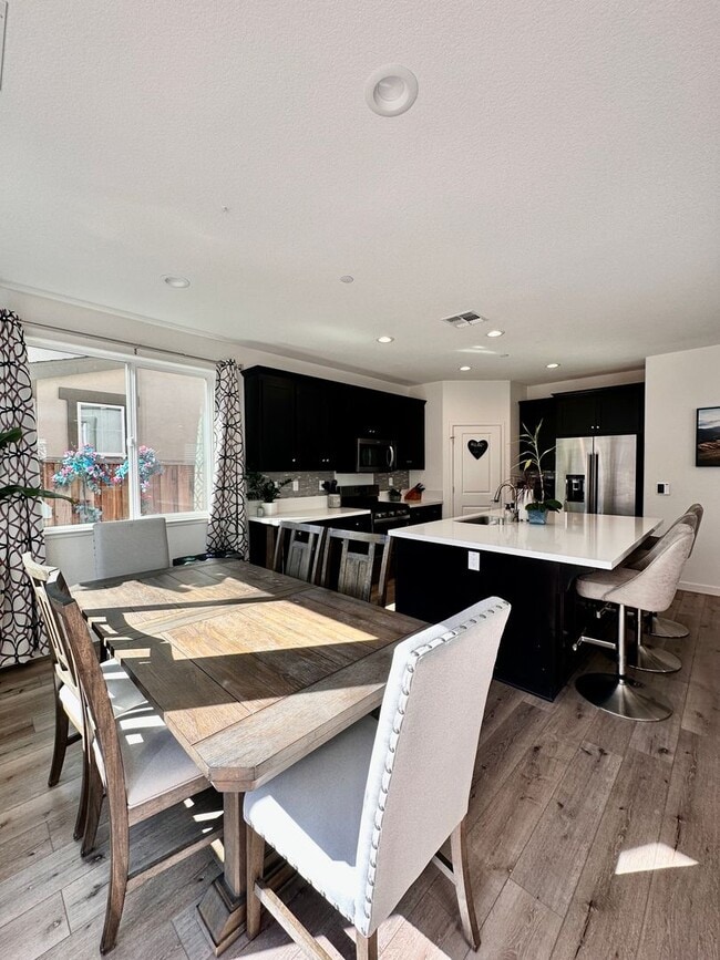 Building Photo - North Natomas Home
