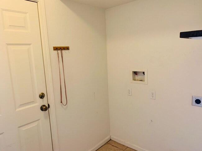 Building Photo - COMING SOON! Beautiful 3 Bedroom 2 Bath Home
