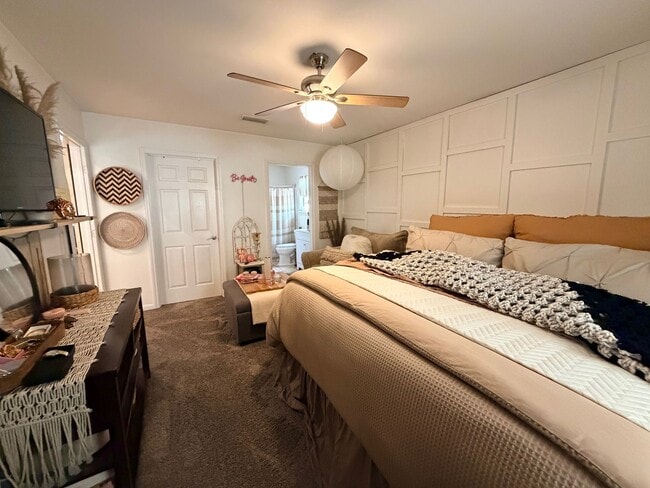 Building Photo - Fully Updated “Cottage” Home Near Colleges, Airport & Coastal Getaways