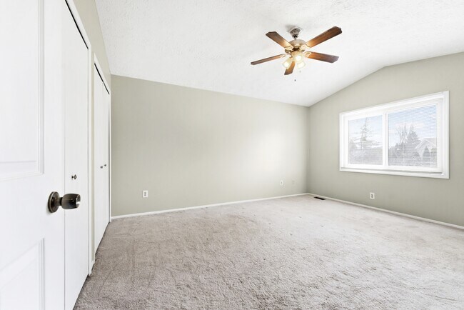 Building Photo - 25845 Buckminster Dr