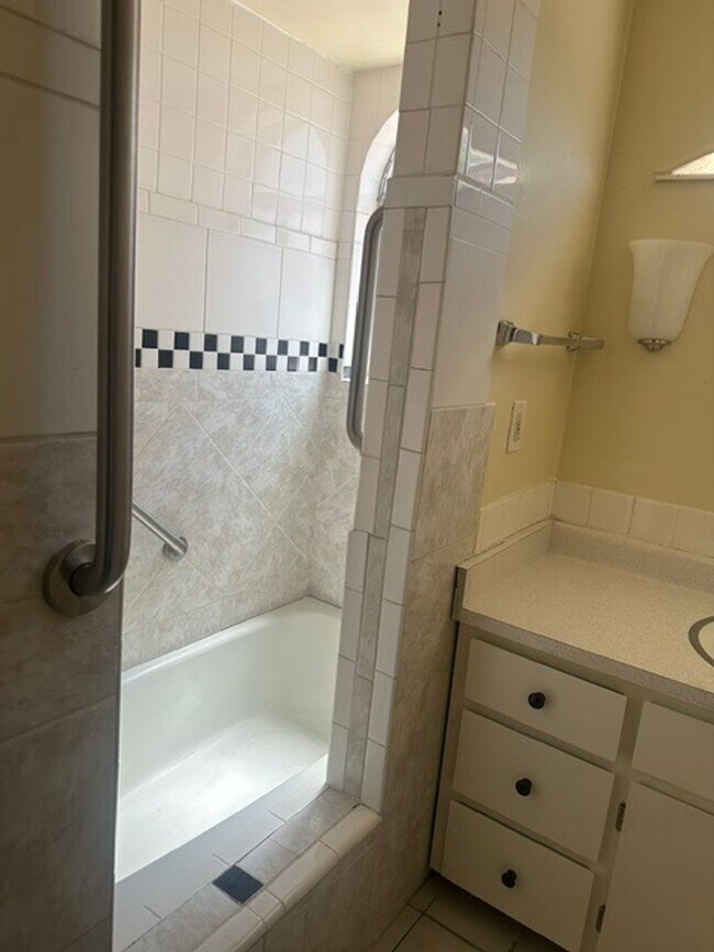 Building Photo - Beautiful 2 bed 1 bath in Rio Rancho
