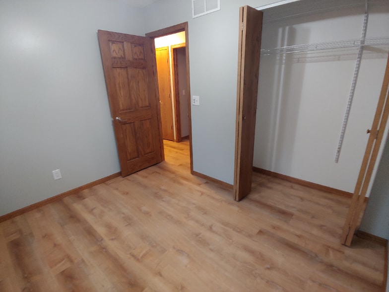 Building Photo - 3520 Sunny Hill Dr