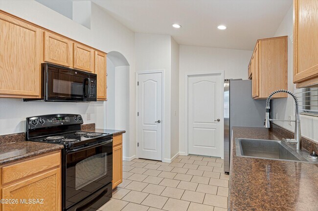 Building Photo - 60958 Cantle Ct