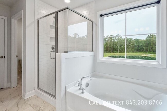 Building Photo - 319 Green Fern Dr