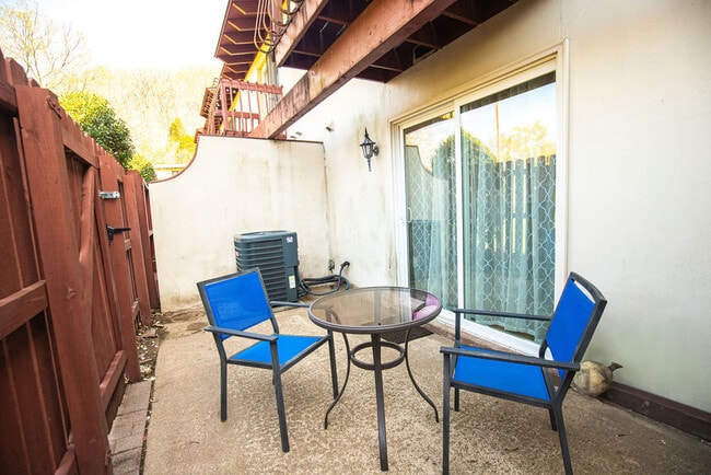 Building Photo - 210 Old Hickory Blvd