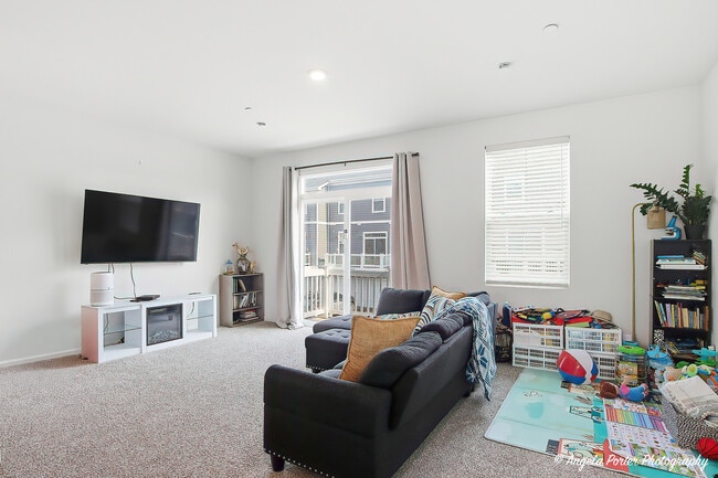 Building Photo - 2117 Yellowstone Blvd