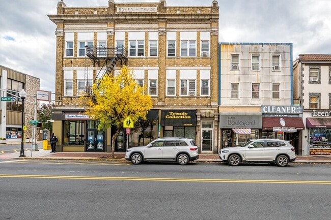 Primary Photo - 217 Smith St