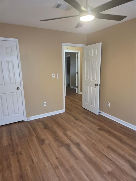 Building Photo - 5595 Wells Cir