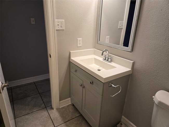 Building Photo - 24202 Bar Kay Ln