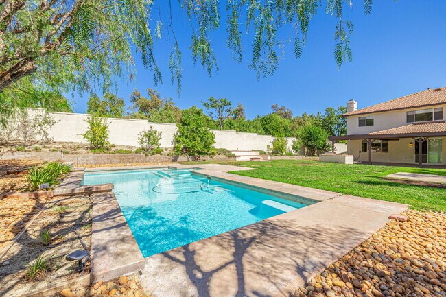 Building Photo - Executive 5-Bedroom Pool Home with Dual Master Suites in Stevenson Ranch
