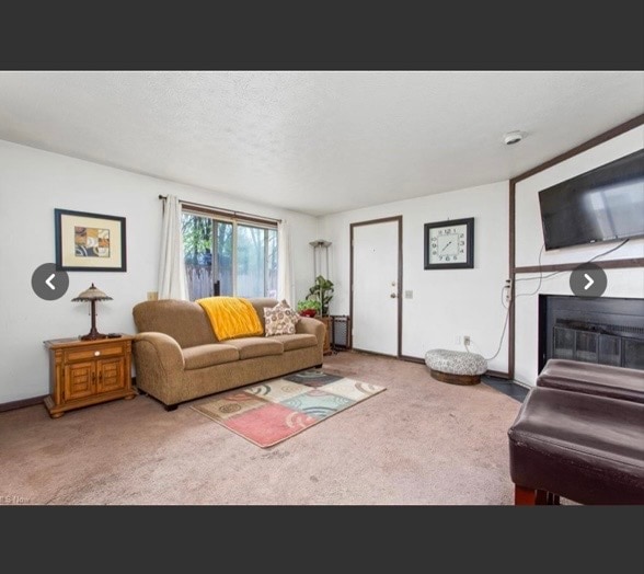 Building Photo - 1335 Lindenwood Dr