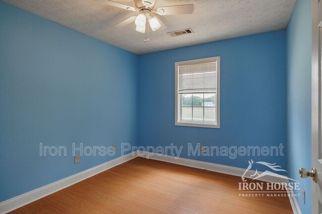 Building Photo - 195 Westchester Cir