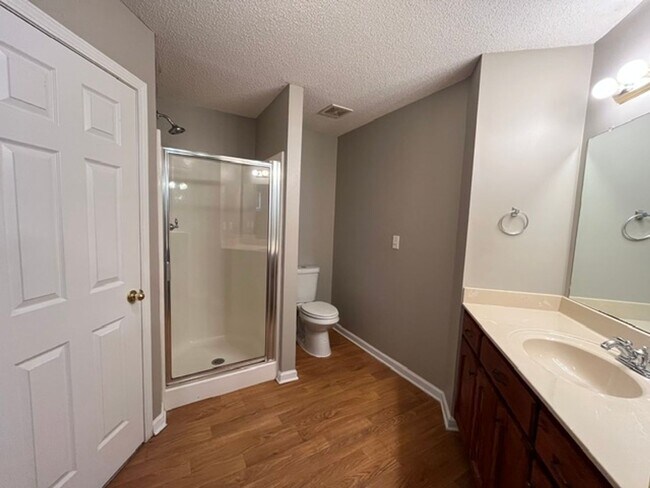 Building Photo - Renovated 2 Bedroom 2 Bath Home for Rent!!