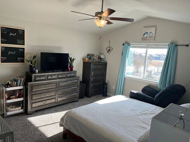 Building Photo - 5492 Hammond Dr