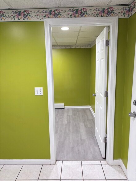 Building Photo - 50 Grand St