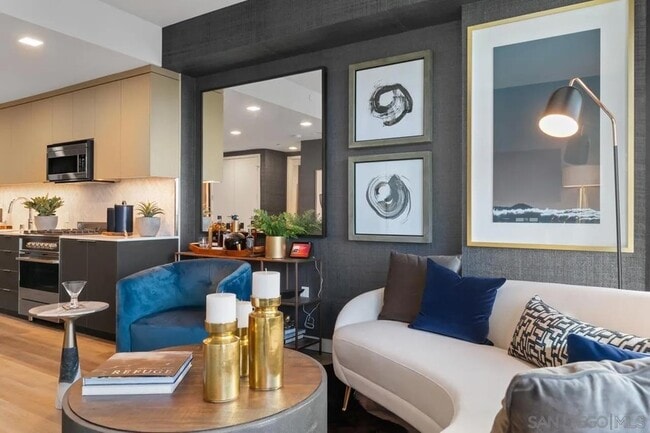 Building Photo - 525 Olive St