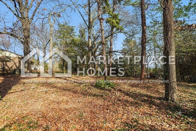 Building Photo - 2710 Dunmoreland Terrace