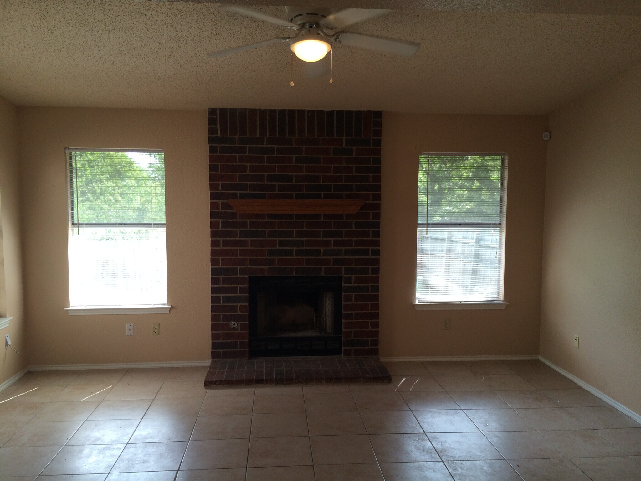 Building Photo - 13941 Maricella Ln