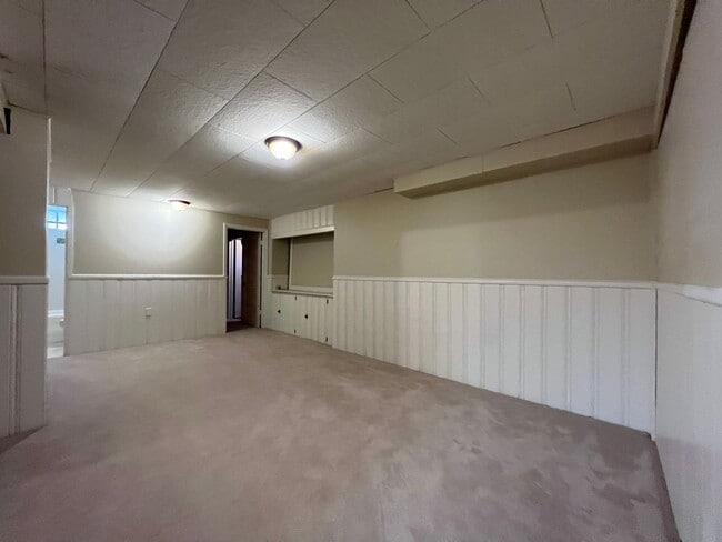 Building Photo - Mid Century Modern Ranch in Virginia Village!