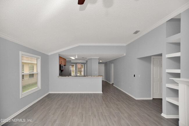 Building Photo - 757 MacKenzie Cir