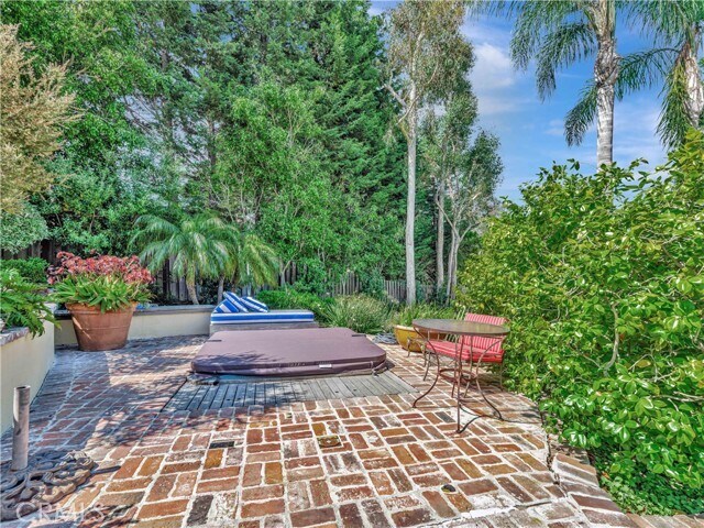 Building Photo - 3635 Serra Rd