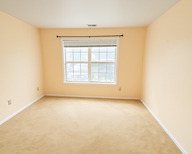 Building Photo - 411 Waterford Dr