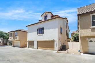 Building Photo - 751 N Port Dr