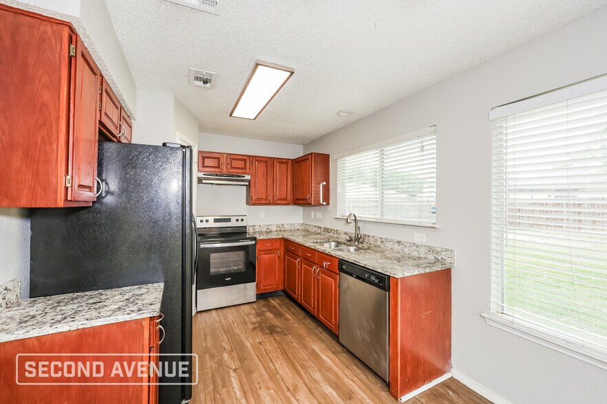Building Photo - 6738 Silver Sage Dr
