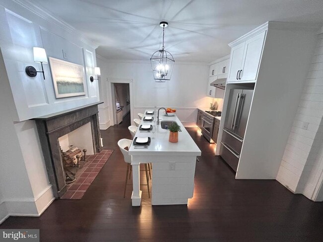 Building Photo - 571 N Newtown Street Rd