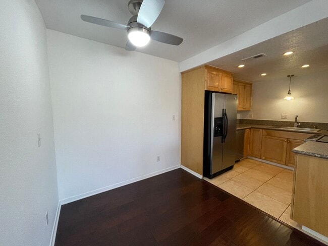 Building Photo - Cozy 2 Bedroom, 1 Bath Townhome in the Heart of North Park!