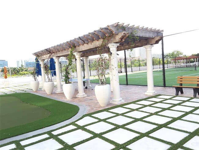 Building Photo - 2801 NE 183rd St