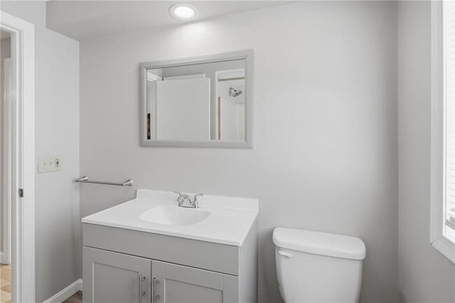 Building Photo - 18 Joseph St