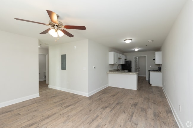 Building Photo - 217 Walnut Hill Dr