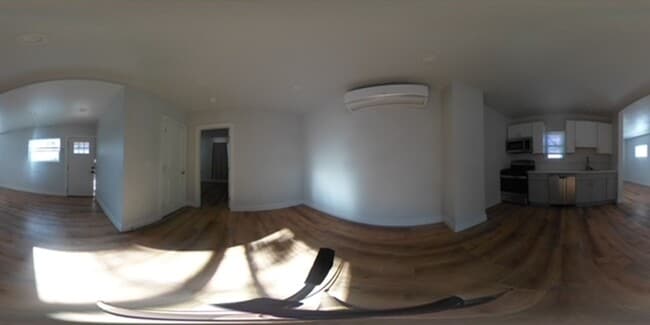 Building Photo - Cozy 1 bedroom, 1 bath unit in the Historic Wells District!