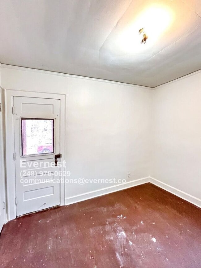 Building Photo - Cozy 2-Bedroom Duplex in a Convenient Loca...