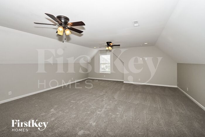 Building Photo - 878 Samantha Ln