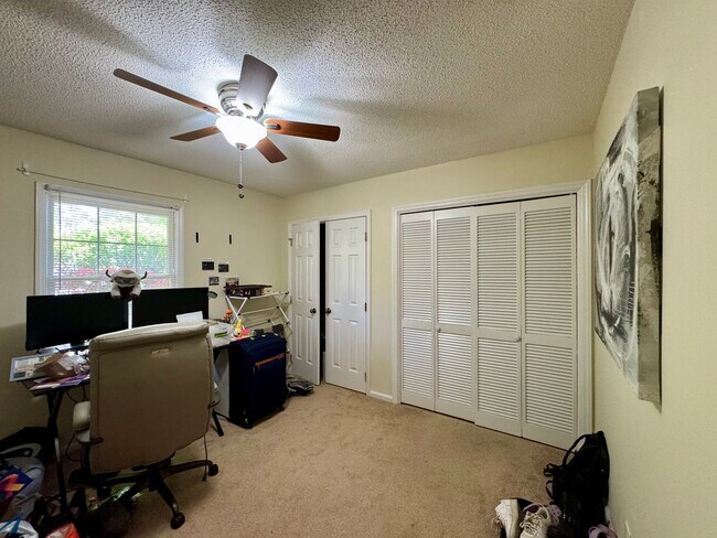 Building Photo - 119 Fidelity St