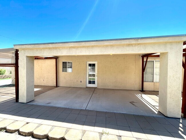 Building Photo - Inviting 3 Bedroom Home with RV Parking an...